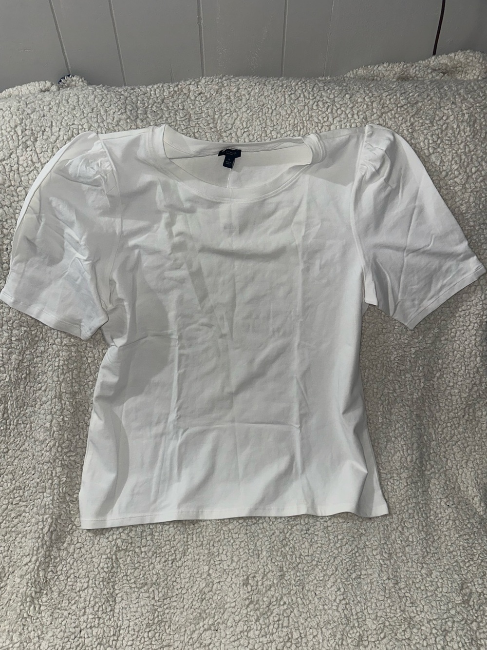 NWT Ann Taylor White Puff Sleeve Short Sleeve Tee